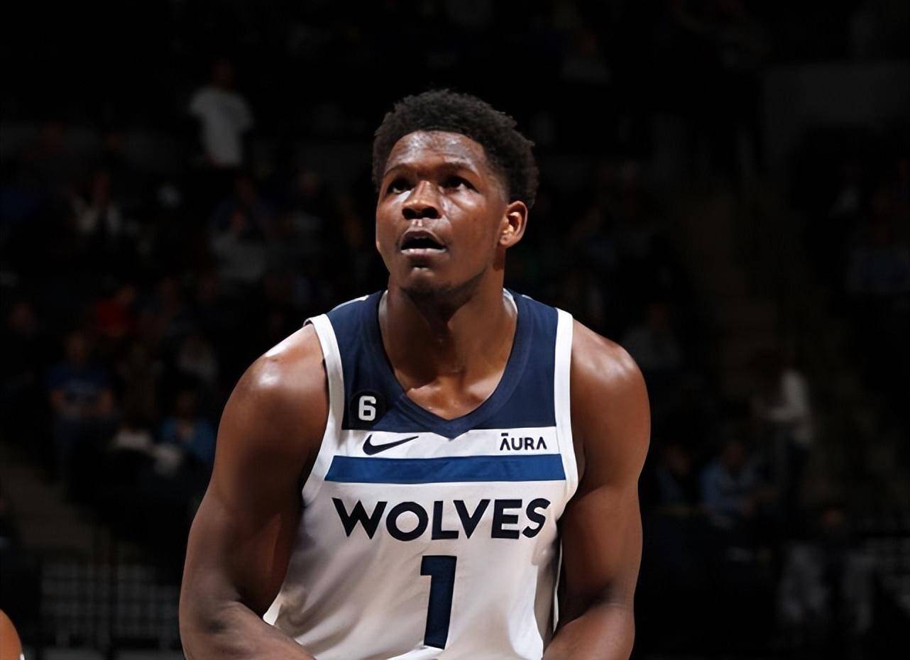 及两名超级 及两名超级